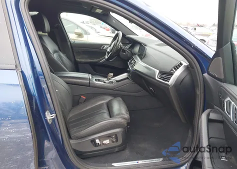 2021 BMW X6 xDrive40I z USA, uszkodzony, nr VIN 5UXCY6C03M9F06820